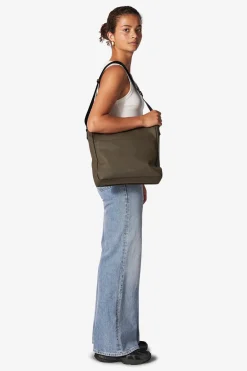 Senna messenger Nike Olive